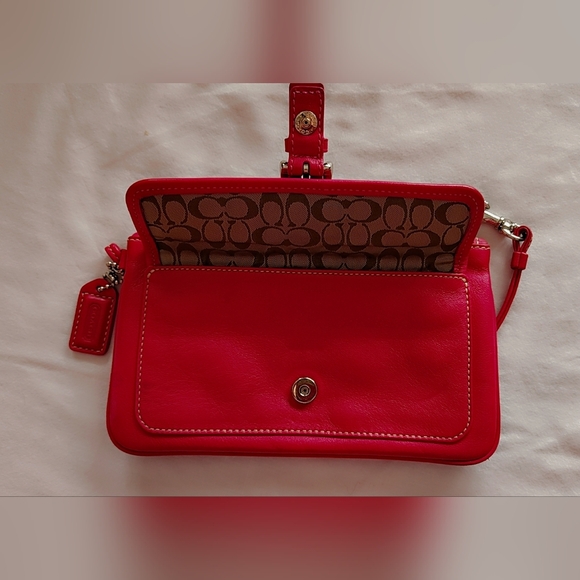 Authentic Coach Red Leather Satchel - Timeless Luxury - Picture 5 of 7